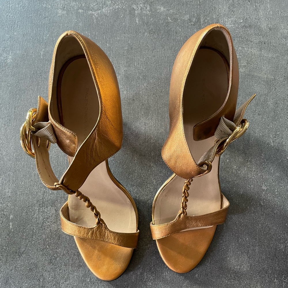 Balenciaga gold High heel Sandal in size 40
